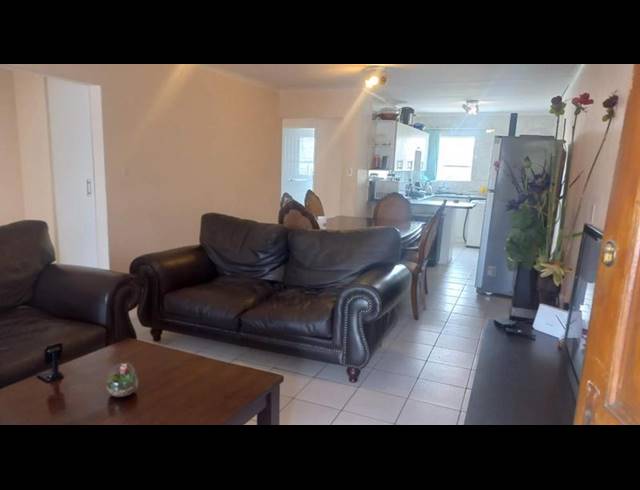 3 BEDROOM TOWNHOUSE FOR SALE IN OAKDENE